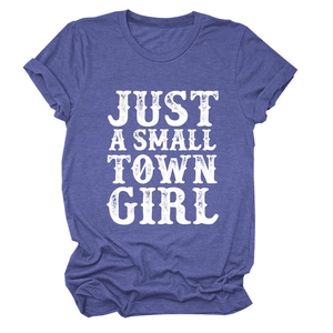 T-shirt bleu chiné Just a Small Town Girl avec imprimé vintage et col rond classique