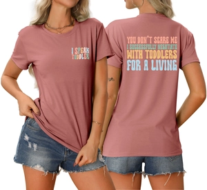 Détails recto et verso du t-shirt rose avec imprimé graphique pour tout-petits