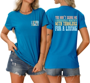 Détails avant et arrière du t-shirt bleu avec slogan humoristique pour les parents