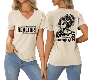 Vorder- und Rückseite des beigen V-Ausschnitt T-Shirts mit Home Girl Print-Details