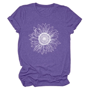 Détail de l'imprimé tournesol sur t-shirt violet chiné à col rond pour femme