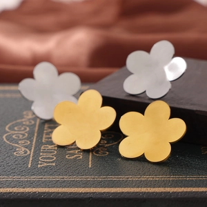 French palace style 18k gold plated five-petal flower stud earrings in gold and silver