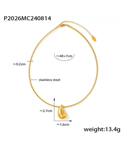 Dimensions du pendentif goutte d'or avec mesures de la chaîne serpent de 40+7cm