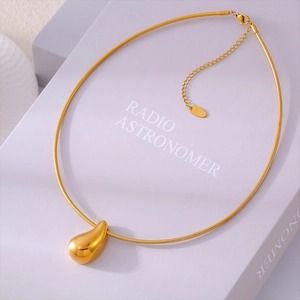 Collier Pendentif Larme en Acier Inoxydable Plaqué Or 18K Minimaliste pour Femme Mode Chaîne Serpent Bijoux Cadeau