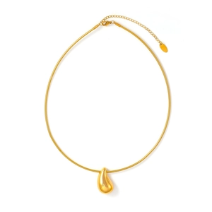 Collier en acier inoxydable plaqué or 18k avec élégant pendentif en forme de goutte