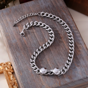 Chic silver stainless steel Cuban chain necklace with polished sphere pendants