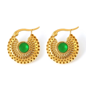 Boucles d'oreilles vintage en or avec verre vert et design ajouré de style français