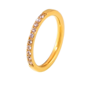 Eleganter Ring aus Gold-Titanstahl mit funkelnden CNC-Zirkonia Steinen besetzt