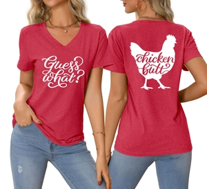 Vue avant et arrière du t-shirt rouge à col en V avec imprimé Guess What Chicken Butt