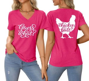 Vues avant et arrière du t-shirt rose rouge à col en V avec imprimé Guess what chicken