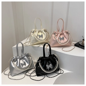 Sacs seau pour femmes en cuir PU souple avec chaîne en perles et boucle papillon