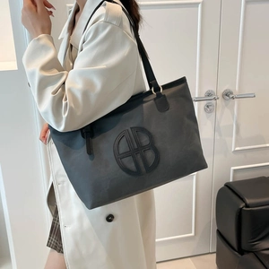 Grand sac cabas gris foncé minimaliste avec logo B gaufré et fines bandoulières