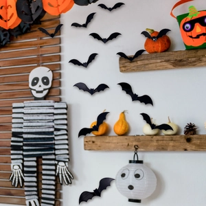3D black bat wall stickers with realistic wings for spooky Halloween home decor