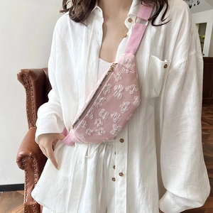 Sac bandoulière en toile rose pour femme avec fleurs 3D et sangle réglable