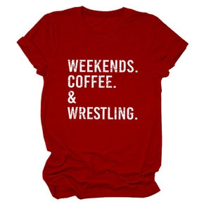 T-shirt in cotone rosso con stampa slogan Weekends Coffee & Wrestling bianca