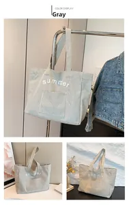 Vues détaillées du sac fourre-tout en toile rayée grise avec imprimé summer et bandoulière