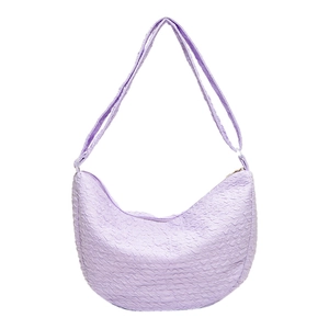 Borsa hobo lavanda in tessuto increspato con tracolla regolabile e stile chic