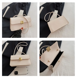 Dettagli della borsa a tracolla beige in pelle PU con fibbia dorata e spazio interno