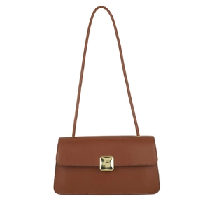 Borsa a tracolla in pelle marrone minimalista con fibbia dorata e design elegante