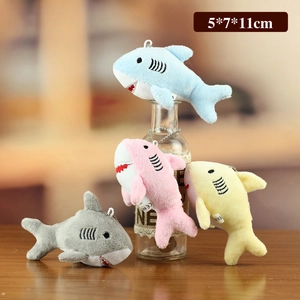 Plush shark keychains in four colors with metal rings and 5x7x11cm size details