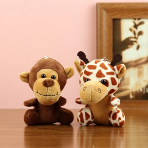 Niedliches Plüsch-Dschungeltier-Schlüsselanhänger-Set mit Affe und gefleckter Giraffe