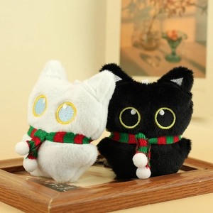 Schattige zwart-witte pluche katten sleutelhangers met feestelijke kerst sjaaltjes