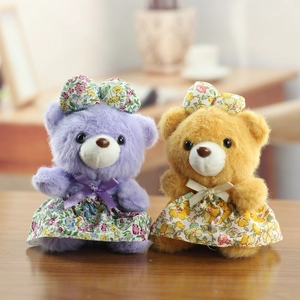 Pendentifs ours en peluche mignons en robes fleuries violettes et jaunes sur bois