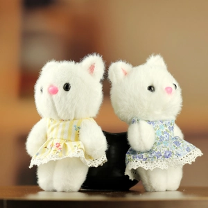 Lot de porte-clés chat en peluche avec robes à fleurs en dentelle jaune et bleue
