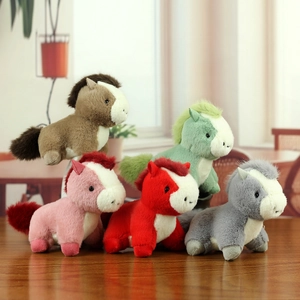 Porte-Clés Cheval en Peluche Douce Pendentif Poupée Mascotte Animale Charme de Sac Pour Enfants Femmes Bijoux Cadeau