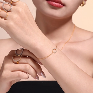 Parure de bijoux en titane plaqué or 18 carats avec bagues en zircon et bracelet