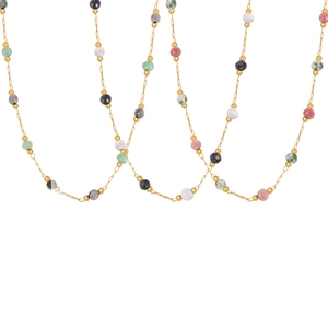 Collar artesanal de lapislázuli y piedras de colores en capas de titanio con oro PVD