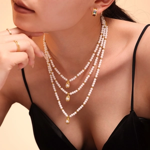 Collier Künstliche Perles De Coquillage Acier Titane Plaqué Or 18K Pendentif Luxe Français Style Élégant Bijoux Femmes