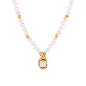 Élégant collier de perles plaqué or 18k avec un pendentif en perle de coquillage