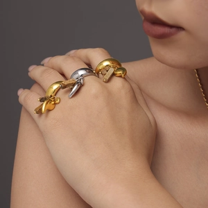Set di anelli in acciaio inossidabile con nappe a goccia oro e argento per donna