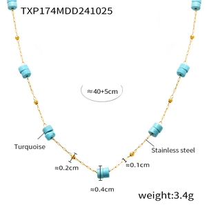 Détail du collier en acier inoxydable avec perles turquoise et spécifications de 40+5cm