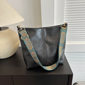 Women Large Capacity Tote Bag Soft PU Leather Shoulder Bag With Bohemian Wide Strap Retro Fashion Elegant Handbag