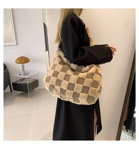 Stylish plush checkerboard tote bag for women, large capacity autumn winter hobo bag