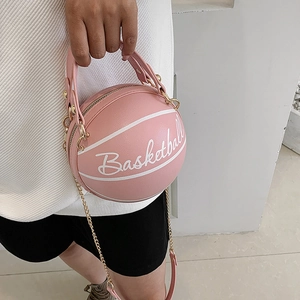 Sac à main rose en forme de basket avec bandoulière chaîne dorée pour femme