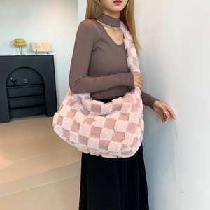 Large capacity pink checkered plush hobo bag for women, cozy winter faux fur shoulder tote