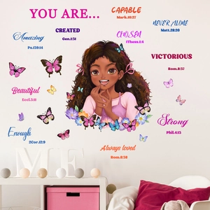Stickers muraux citations bibliques avec fille de dessin animé et papillons colorés enfants