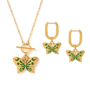 Set di gioielli in acciaio dorato con collana e orecchini a farfalla in smalto verde