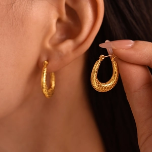 18K gold plated U-shaped horseshoe textured chunky hoop earrings for women stylish