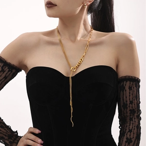 Asymmetrische Lange Y-Halskette Edelstahl 18K Vergoldet Quasten Pulverkette Gebogener Stab Lagenlook Modeschmuck Damen
