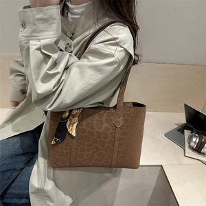 Brown leopard print tote bag for women with decorative scarf and large capacity