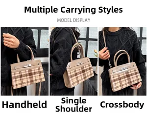 Drie manieren om de geruite handtas te dragen: handtas, schoudertas en crossbody