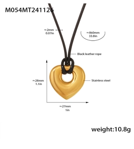 Détails des dimensions du pendentif cœur sur cordon noir, largeur 27mm, hauteur 28mm