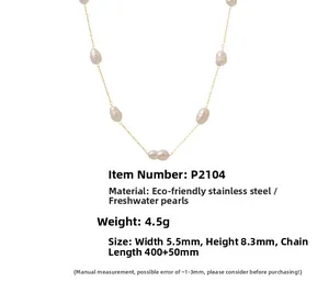 Gedetailleerde macro-weergave van zoetwaterparel afmetingen 5,5mm x 8,3mm aan stalen ketting