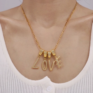 Collier Pendentif Lettre Initiale Micro Pavé Zircon Acier Titane Cuivre Plaqué Or Bijoux Hip Hop Femmes