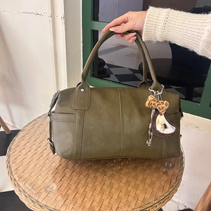 Vintage PU Leather Boston Bag Women Large Capacity Shoulder Bag With Leopard Heart Pendant Crossbody Tote Handbag Commuter