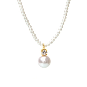 Collier élégant en acier inoxydable avec perles blanches et grand pendentif zircon